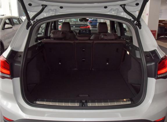 宝马X1 2021款 改款 sDrive20Li 时尚型 车厢座椅   后备厢
