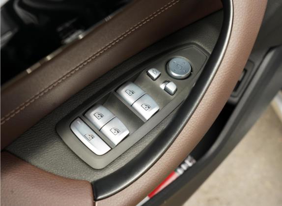 宝马X1 2022款 sDrive20Li 尊享型 车厢座椅   门窗控制