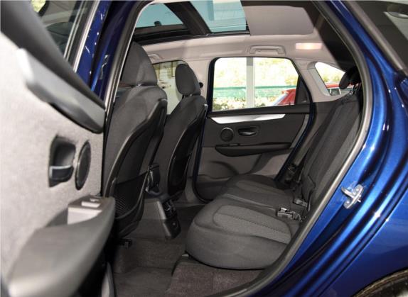 宝马2系旅行车 2016款 218i 领先型 车厢座椅   后排空间