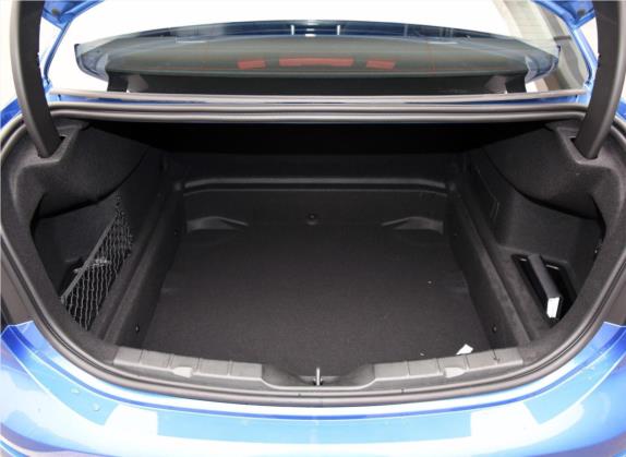 宝马1系 2017款 118i 运动型 车厢座椅   后备厢
