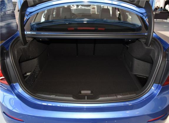 宝马1系 2017款 120i 设计套装型 车厢座椅   后备厢