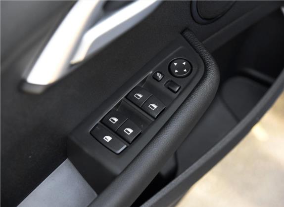宝马1系 2018款 118i 设计套装型 车厢座椅   门窗控制