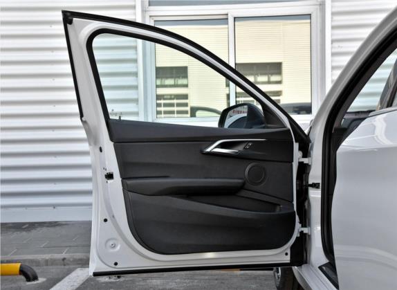 宝马1系 2018款 118i 运动型 车厢座椅   前门板