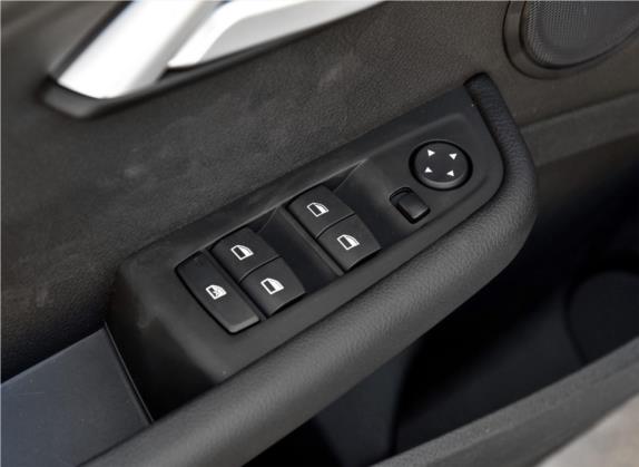 宝马1系 2018款 118i 运动型 车厢座椅   门窗控制