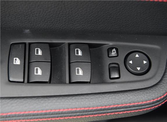 宝马1系 2018款 125i 运动型 车厢座椅   门窗控制