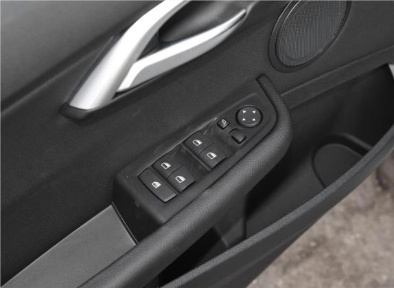 宝马1系 2018款 改款 118i 设计套装型 车厢座椅   门窗控制