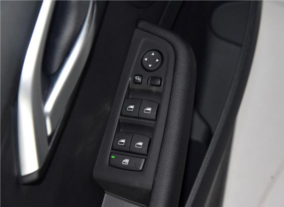 宝马1系 2018款 改款 120i 设计套装型 车厢座椅   门窗控制