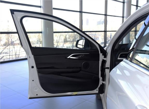 宝马1系 2018款 改款 125i 运动型 车厢座椅   前门板