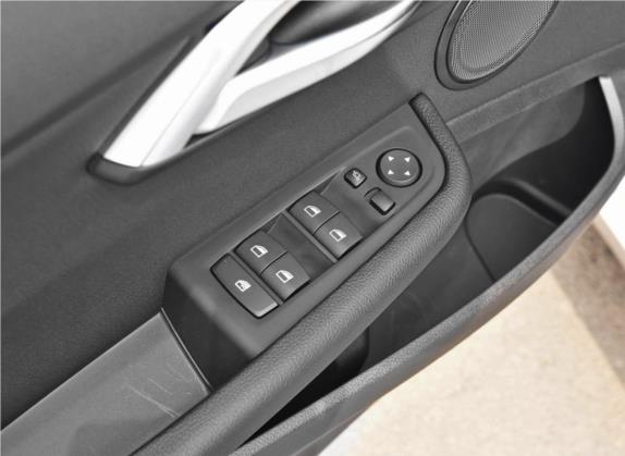 宝马1系 2019款 118i 时尚型 车厢座椅   门窗控制