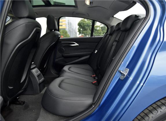 宝马1系 2019款 118i M运动套装 车厢座椅   后排空间