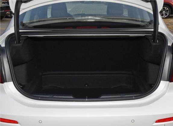 宝马1系 2020款 125i 领先型M运动套装 车厢座椅   后备厢