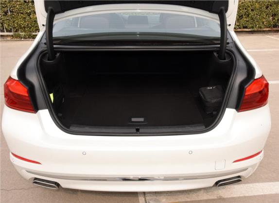 宝马5系新能源 2019款 530Le 先锋版 车厢座椅   后备厢