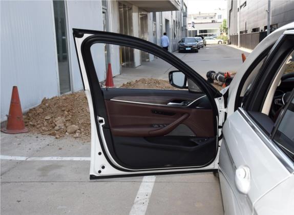 宝马5系新能源 2019款 改款 530Le 先锋版 车厢座椅   前门板