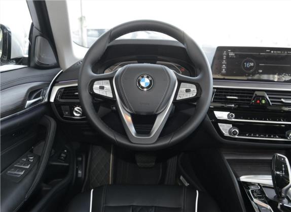 宝马5系新能源 2020款 里程升级版 530Le 豪华套装 中控类   驾驶位