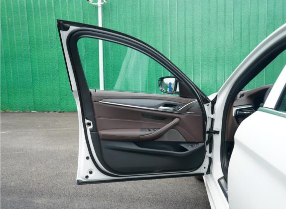 宝马5系新能源 2022款 535Le M运动套装 车厢座椅   前门板