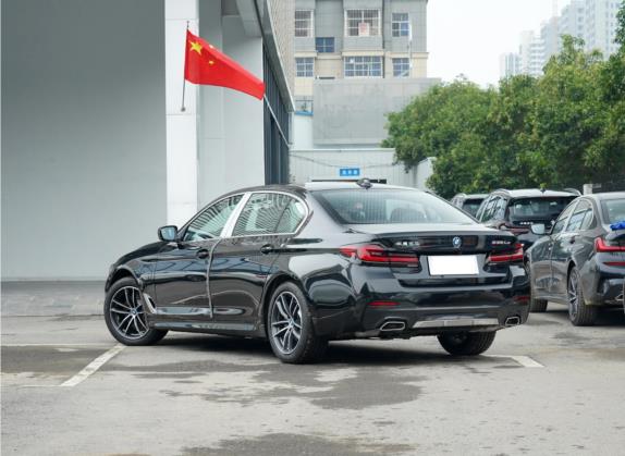 宝马5系新能源 2022款 535Le 先锋版M运动套装 外观   斜后