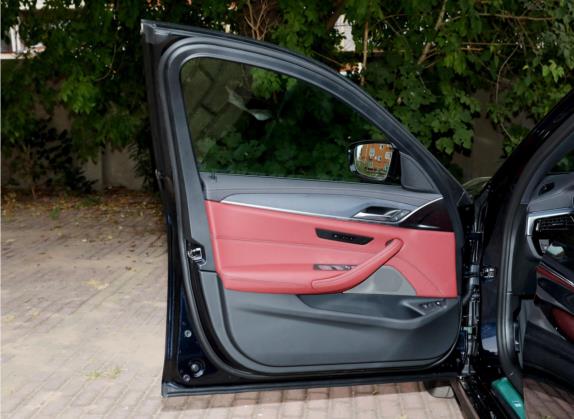 宝马5系新能源 2022款 改款二 535Le M运动套装 车厢座椅   前门板