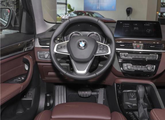 宝马X1新能源 2021款 xDrive30Le 尊享型 中控类   驾驶位
