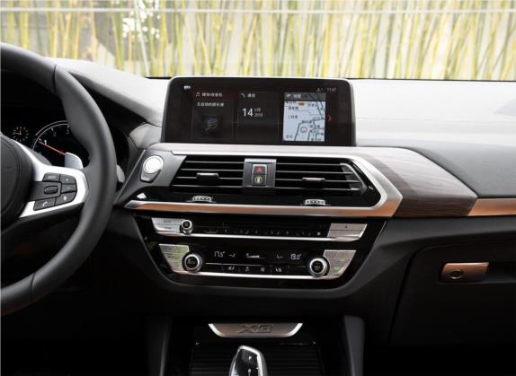 宝马X3 2018款 xDrive30i 领先型 M运动套装 国V 中控类   中控台