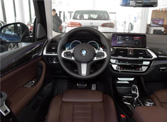 宝马X3 2018款 xDrive30i 领先型 M运动套装 国VI 中控类   驾驶位