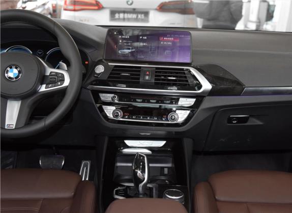 宝马X3 2018款 xDrive30i 领先型 M运动套装 国VI 中控类   中控台