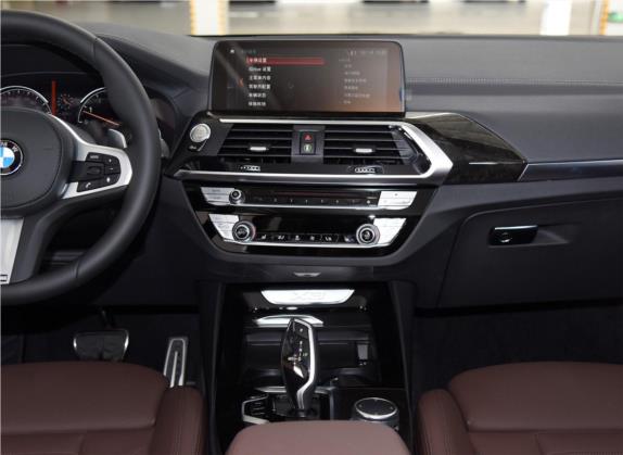 宝马X3 2019款 xDrive30i 领先型 M运动套装 中控类   中控台