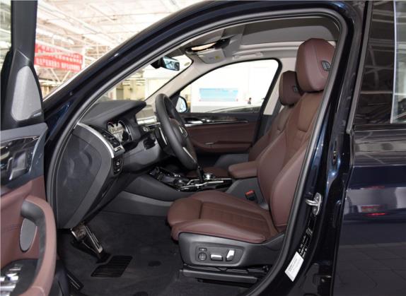 宝马X3 2019款 xDrive30i 领先型 M运动套装 车厢座椅   前排空间
