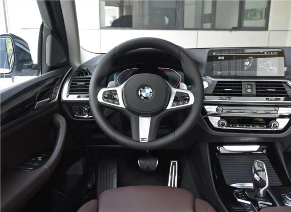 宝马X3 2020款  xDrive30i 领先型 M运动套装 中控类   驾驶位