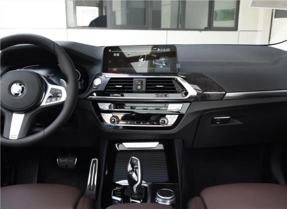 宝马X3 2020款  xDrive30i 领先型 M运动套装 中控类   中控台