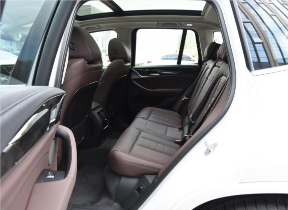 宝马X3 2020款  xDrive30i 领先型 M运动套装 车厢座椅   后排空间