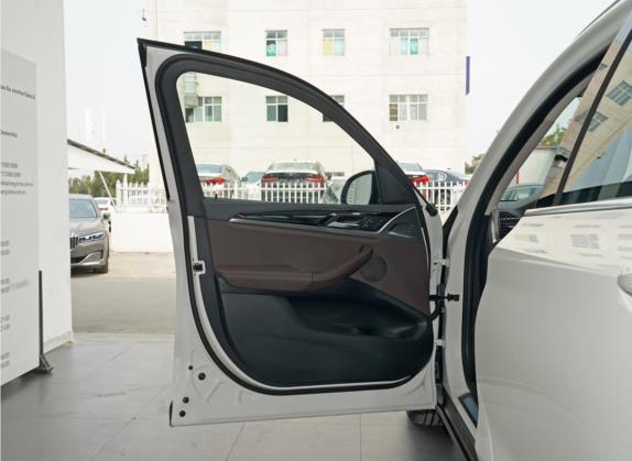 宝马X3 2021款 xDrive25i 豪华套装 车厢座椅   前门板