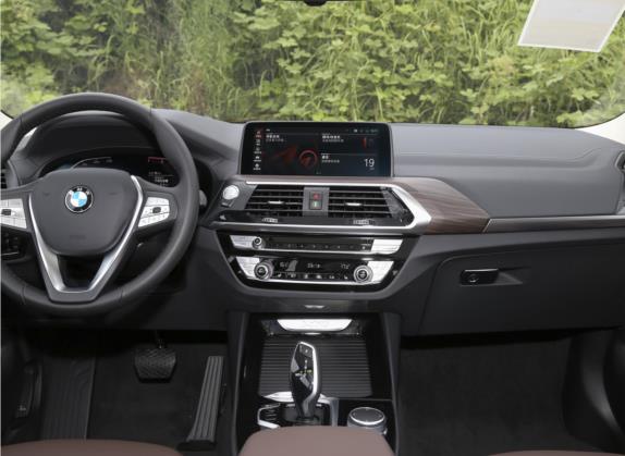 宝马X3 2021款 xDrive28i 豪华套装 中控类   中控台