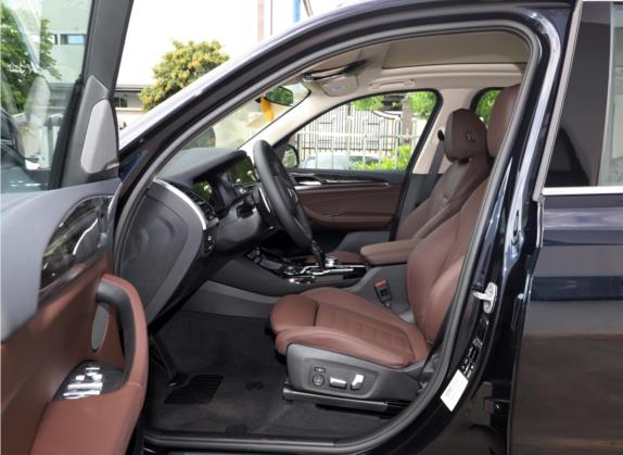 宝马X3 2021款 改款 xDrive30i 领先型 M运动套装 车厢座椅   前排空间