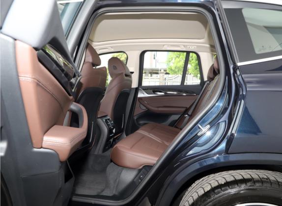 宝马X3 2021款 改款 xDrive30i 领先型 M运动套装 车厢座椅   后排空间