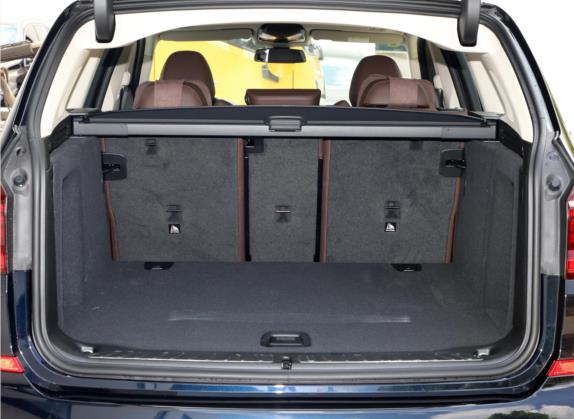 宝马X3 2021款 改款 xDrive30i 领先型 M运动套装 车厢座椅   后备厢