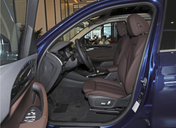 宝马X3 2021款 改款 xDrive25i M运动套装 车厢座椅   前排空间