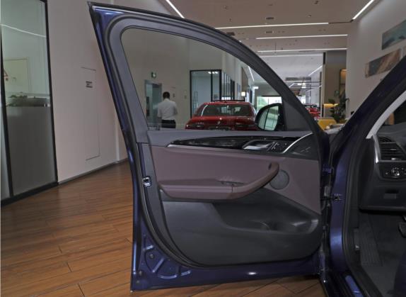 宝马X3 2021款 改款 xDrive25i M运动套装 车厢座椅   前门板
