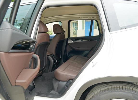 宝马X3 2021款 改款 xDrive25i 豪华套装 车厢座椅   后排空间