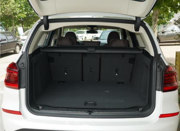宝马X3 2021款 改款 xDrive25i 豪华套装 车厢座椅   后备厢