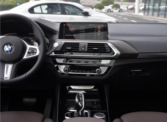 宝马X3 2021款 改款 xDrive28i M运动套装 中控类   中控台