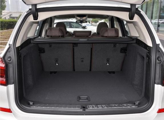 宝马X3 2021款 改款 xDrive28i M运动套装 车厢座椅   后备厢