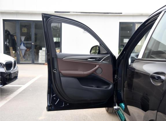 宝马X3 2022款 xDrive30i 尊享型 M曜夜套装 车厢座椅   前门板