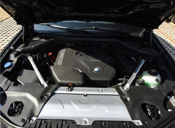 宝马X3 2022款 改款 xDrive30i 尊享型 M曜夜套装 其他细节类   发动机舱