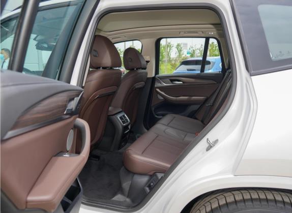 宝马X3 2022款 改款 xDrive30i 领先型 M曜夜套装 车厢座椅   后排空间