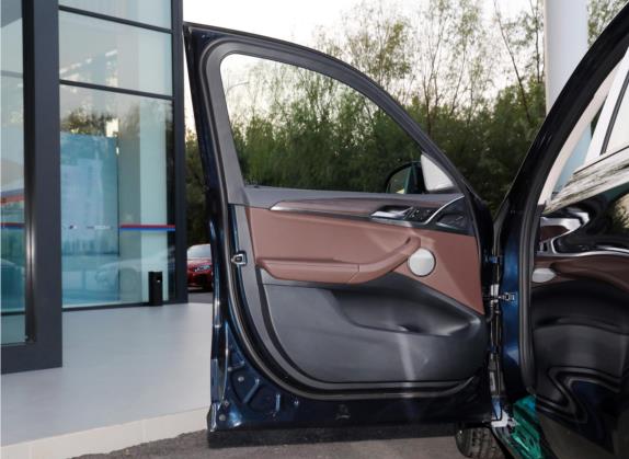 宝马X3 2022款 改款二 xDrive30i 领先型 M曜夜套装 车厢座椅   前门板