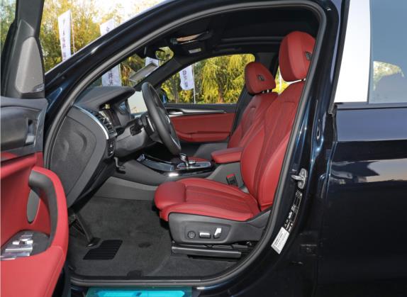 宝马X3 2022款 改款二 xDrive30i 尊享型 M曜夜套装 车厢座椅   前排空间