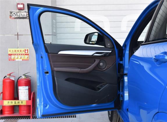 宝马X2 2020款 xDrive25i M运动套装 车厢座椅   前门板