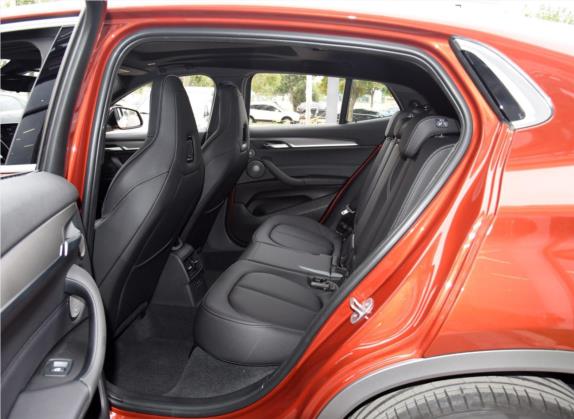 宝马X2 2020款 sDrive25i 尊享型M越野套装 车厢座椅   后排空间