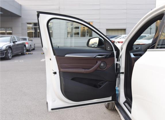 宝马X2 2020款 xDrive25i M越野套装 车厢座椅   前门板