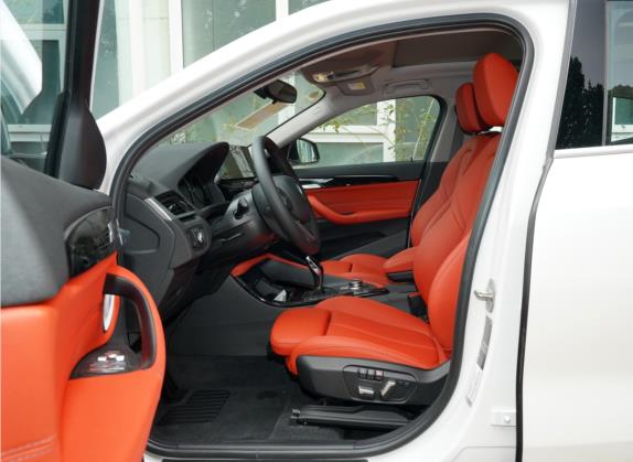 宝马X2 2021款 sDrive20i M越野套装 车厢座椅   前排空间